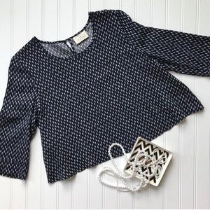 •Pins & Needles• feather print top {B34}